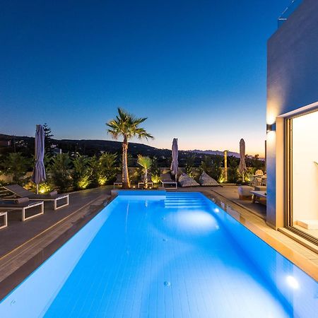 Vasilios Villa, With Pool, Gym & Close To Beach, By Thinkvilla Лутра Экстерьер фото