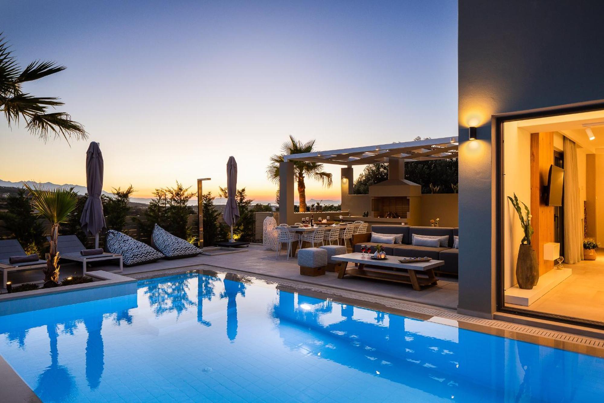 Vasilios Villa, With Pool, Gym & Close To Beach, By Thinkvilla Лутра Экстерьер фото